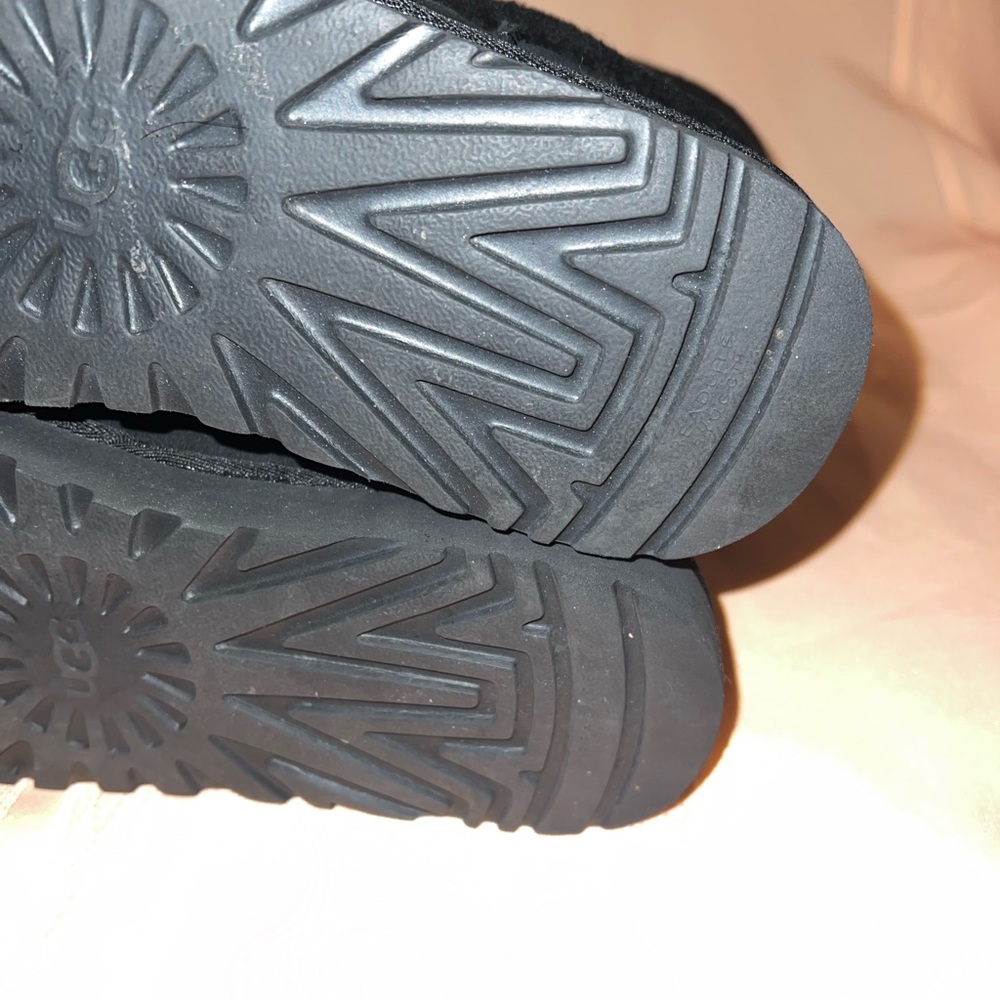 UGG Black Winter Boots - Picture 5 of 11